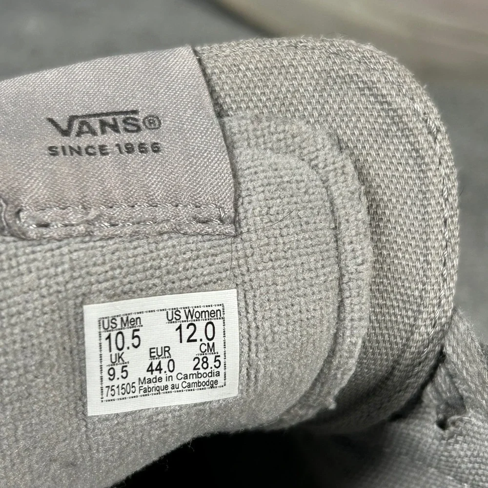 Vans Sk8-Low Grey Suede Monochrome Skate Shoes Mens 10.5 Womens 12